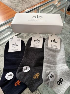 ALO Yoga women or men 3-Pack Low-Cut Socks - Black, Charcoal, Light Gray